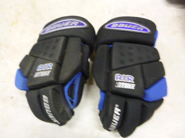lot 48 image: GP 2.2 Eraser 23" Hockey Glove...