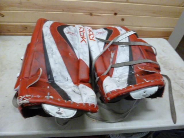 lot 54 image: Rox 29" Goalie Pads...