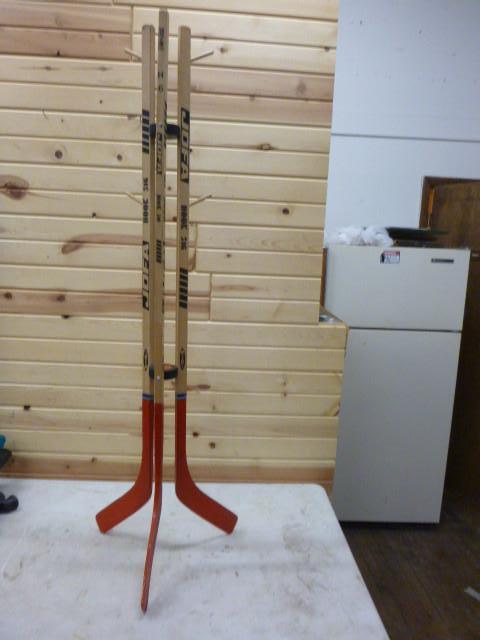 lot 62 image: Jofa Hockey Stick Gear Rack...