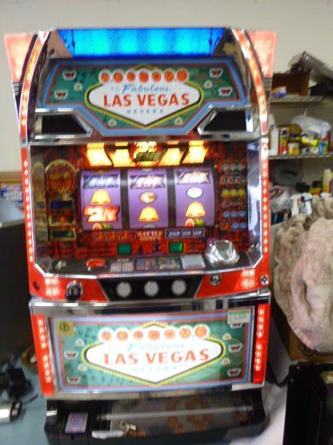 lot 8 image: Welcome to Las Vegas Slot Machine L...