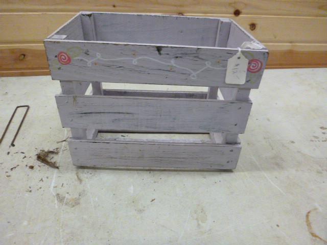 lot 89 image: Small Wooden Crate 12" X 8&quo...