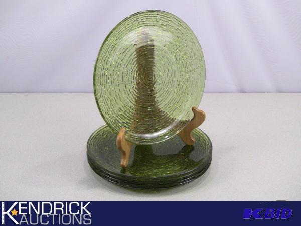 lot 103 image: Lot of 5 Vintage Green Glass Diner Plates