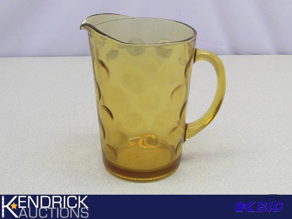 lot 115 image: Vintage Yellow Glass Pitcher