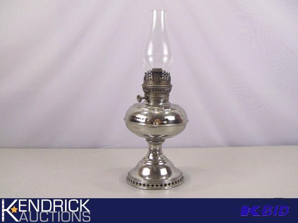 lot 33 image: Antique Rayo Hurricane Oil Lamp