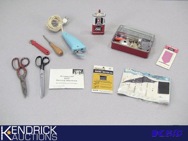 lot 53 image: Various Sewing Supplies