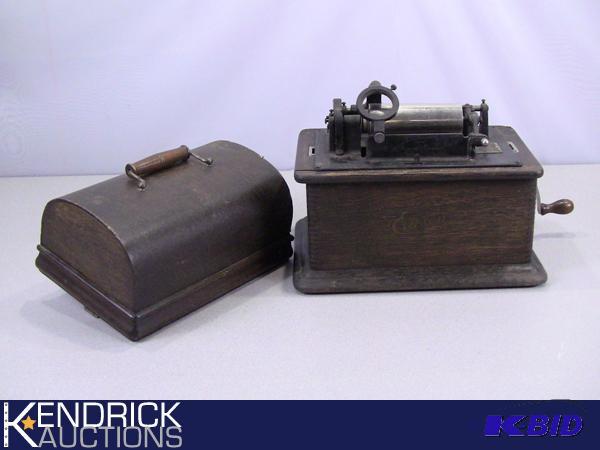 lot 54 image: Antique Edison Standard Phonograph