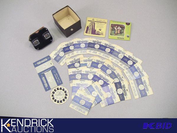 lot 65 image: Mint Condition Vintage View Master and Reels