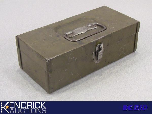 lot 89 image: Small Collectible Metal Box