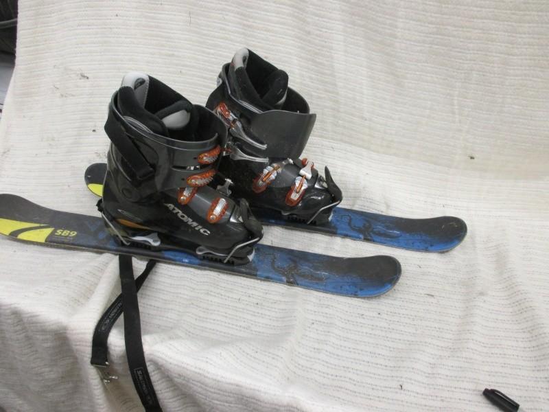 skisboots, size unknown...