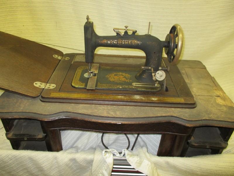 Antique sewing machine, New Home br...