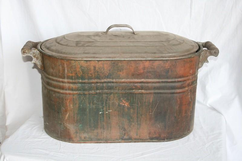 Antique 13 gallon metal container w...