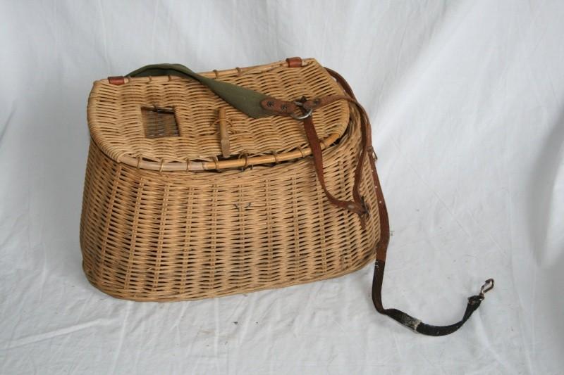 Antique fishing basket, 1 L x 8&qu...