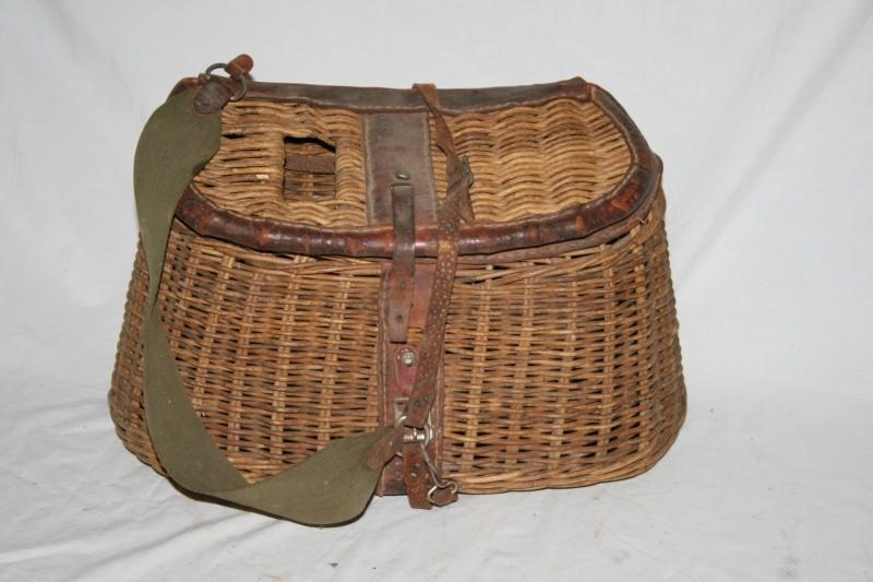 Antique fishing basket, 1 L x 8&qu...