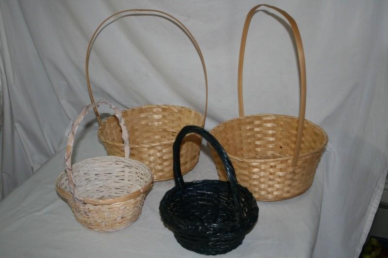 Misc. wicker baskets...