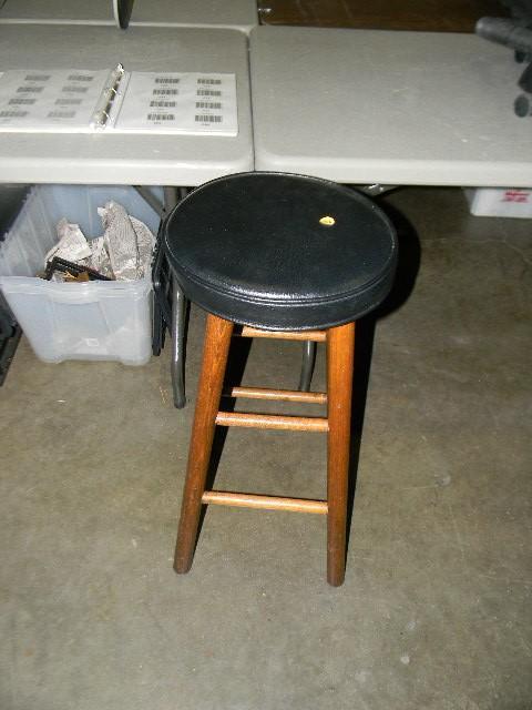 lot 202 image: Bar stool...