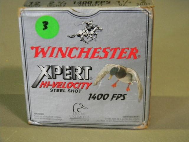 lot 3 image: Full box of 12 gauge Winchester 2-s...