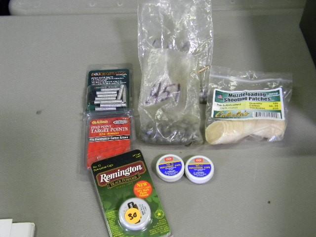lot 30 image: Lot of ammunition supplies - 2 bags...