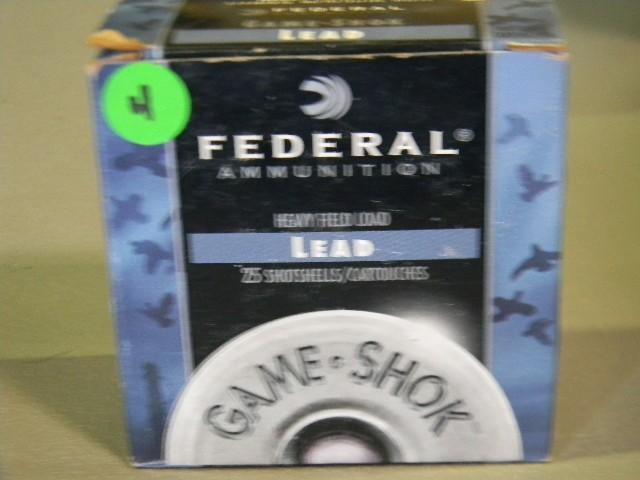 lot 4 image: Full box of 12 gauge Federal 7 &...