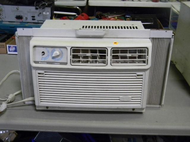 lot 46 image: Whirlpool 7,000 BTU A.C. unit...