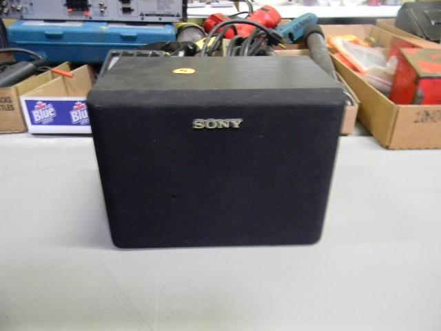lot 49 image: Sony 50 watt speaker...