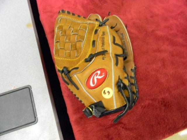 lot 69 image: Rawling Alex Rodriguez right-handed...