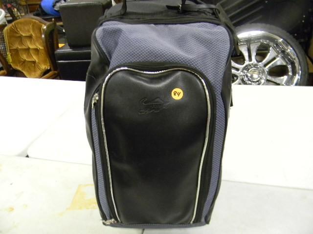 lot 84 image: Hammer bowling bag on wheels contai...
