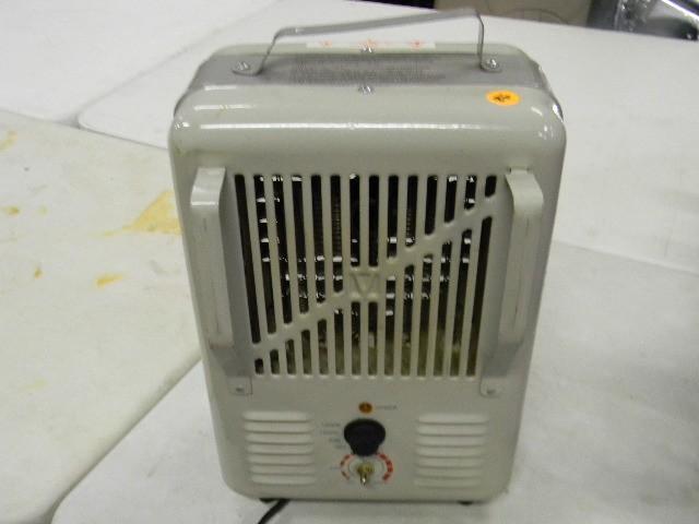 lot 86 image: 1500watt heater fan - works great...