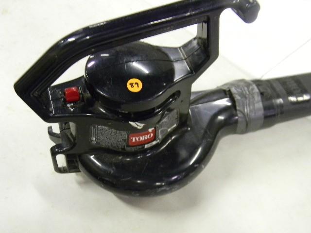 lot 89 image: Toro Super Blowervac...