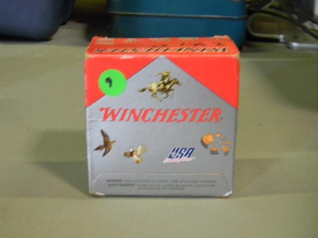 lot 9 image: Box of 23 - 12 gauge Winchester 7 &...