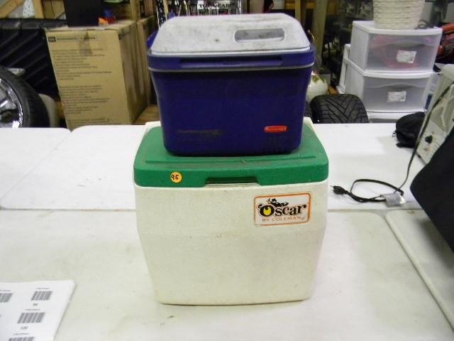 lot 95 image: Lot of two coolers - one small blue...