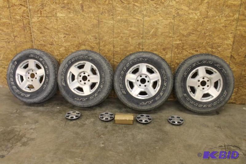 lot 11 image: Chevy tires & wheels