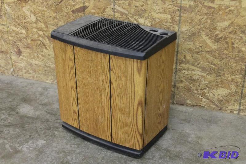 lot 12 image: Bemis Humidifier