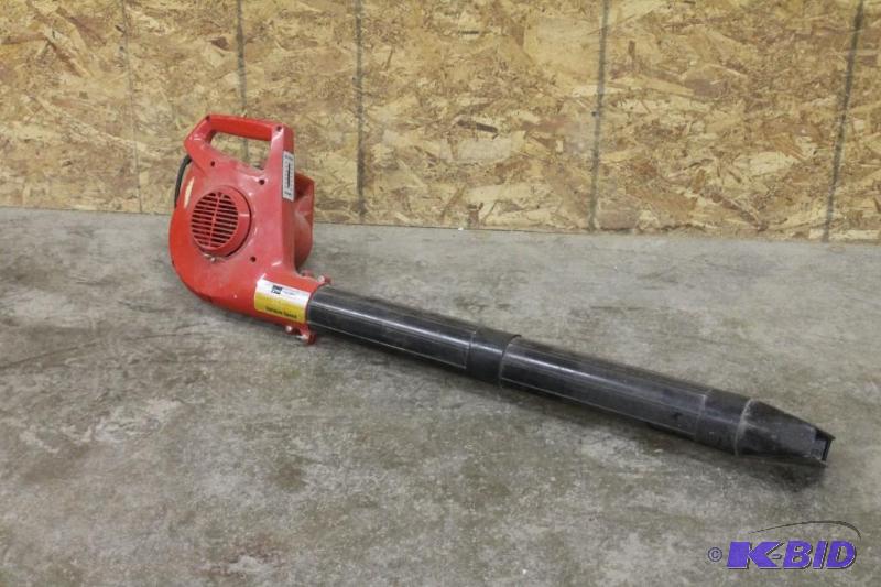 lot 13 image: Sears Craftsman Power Blower