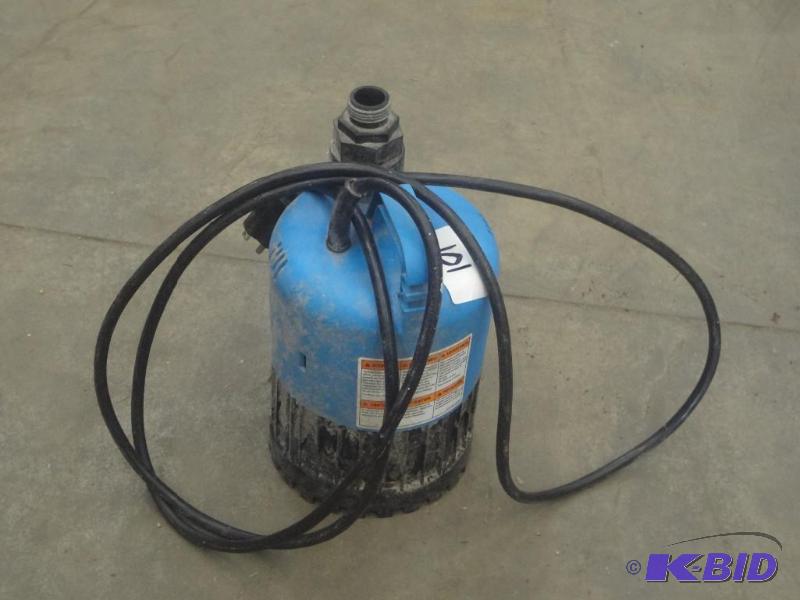 lot 101 image: 120Volt Submersible Pump...