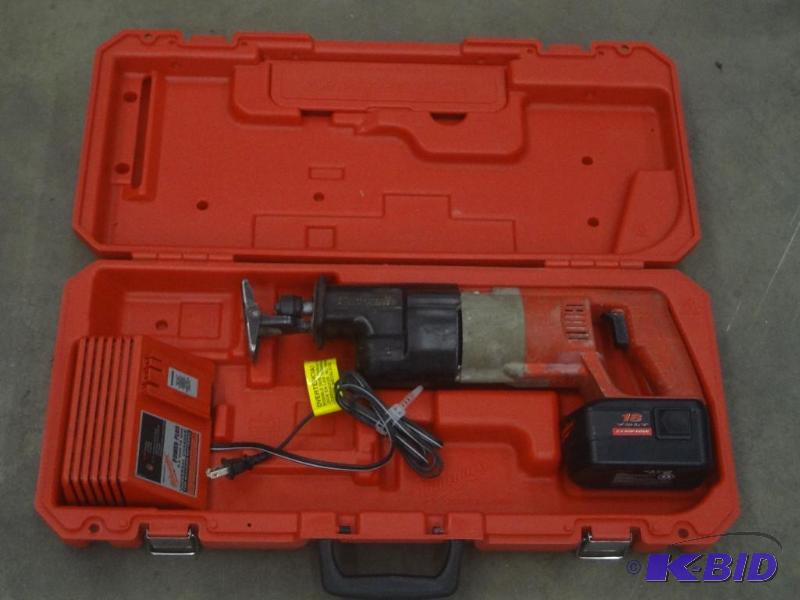 lot 113 image: Milwaukee 18Volt Sawzall Set...