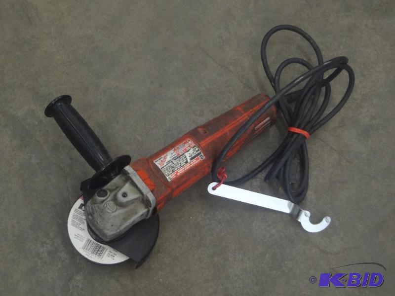 lot 122 image: Milwaukee 4.5" GrinderSander...