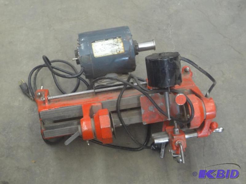 lot 123 image: Industrial 120Volt Armeture Lathe...