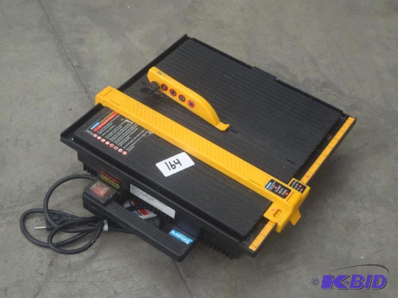 lot 164 image: 120Volt Electric Benchtop Tile Saw,...
