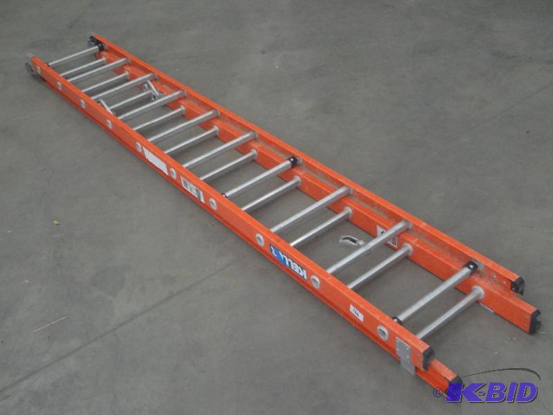 lot 166 image: Keller 5120 Fiberglass 20ft Extensi...