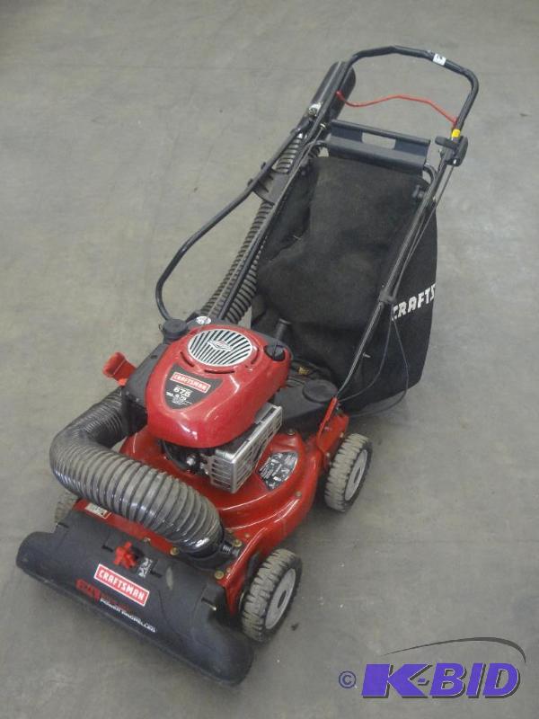 lot 29 image: Craftsman 24" Self-Propelled M...