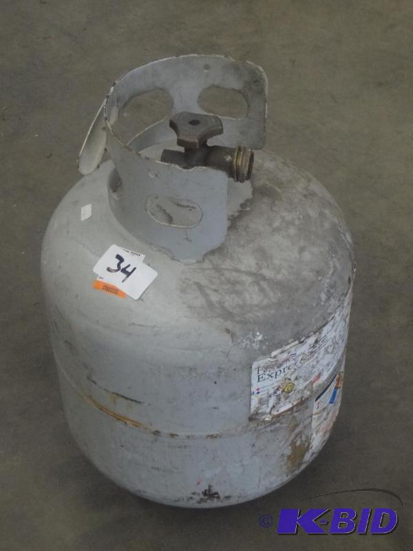 lot 34 image: 20# LP Tank...