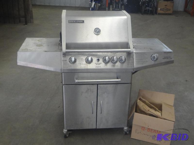 lot 37 image: Brinkman Stainless Steel LP Grill W...