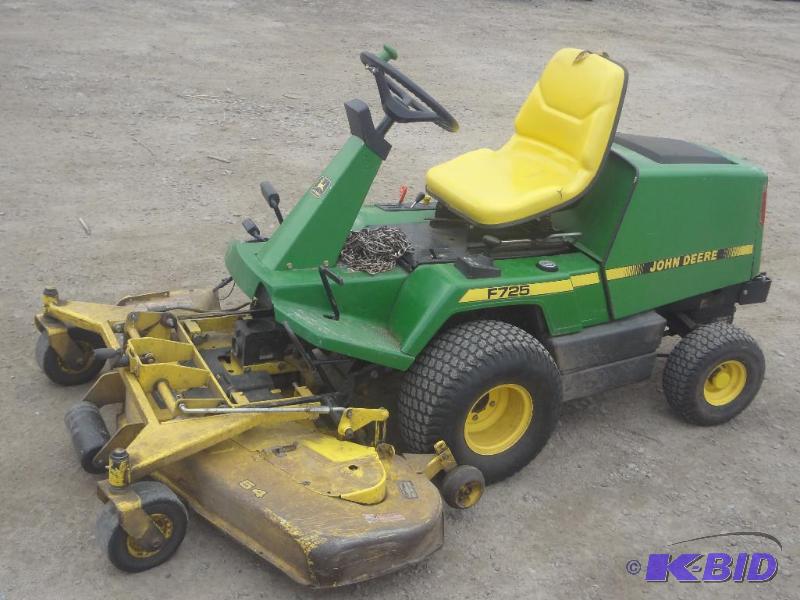 lot 5 image: John Deere F725 Mower, Liquid Coole...