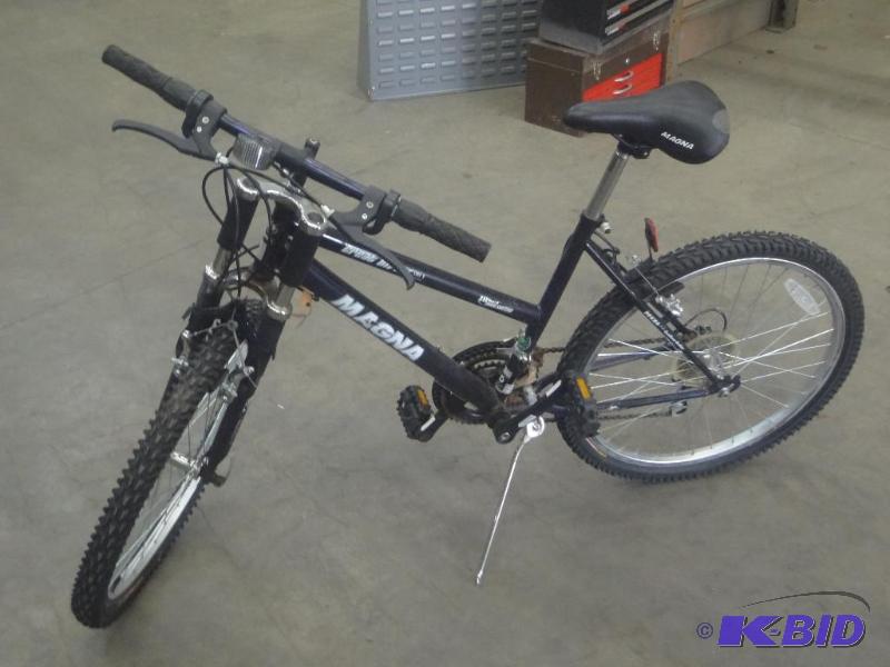 lot 70 image: Magna Great Divide DH1 Bicycle...