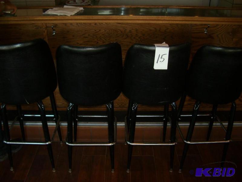 4 bar stools...