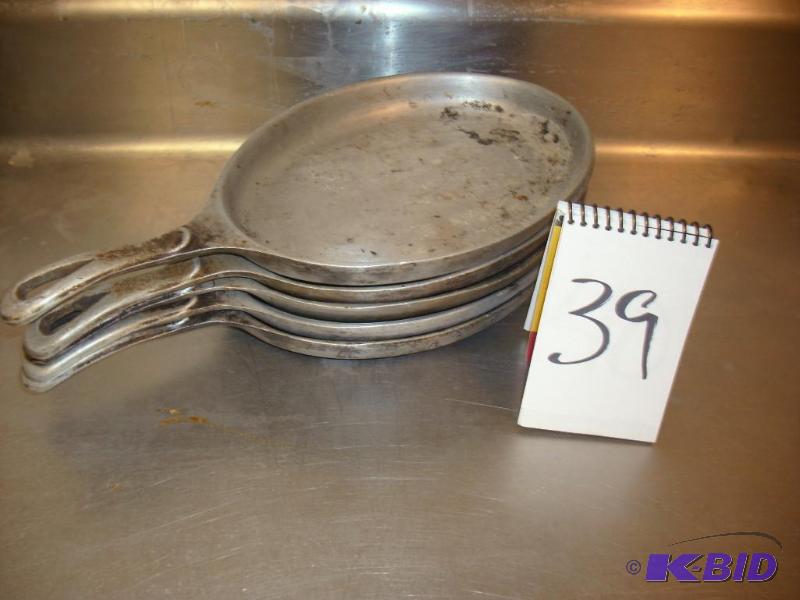 5 aluminum pans...