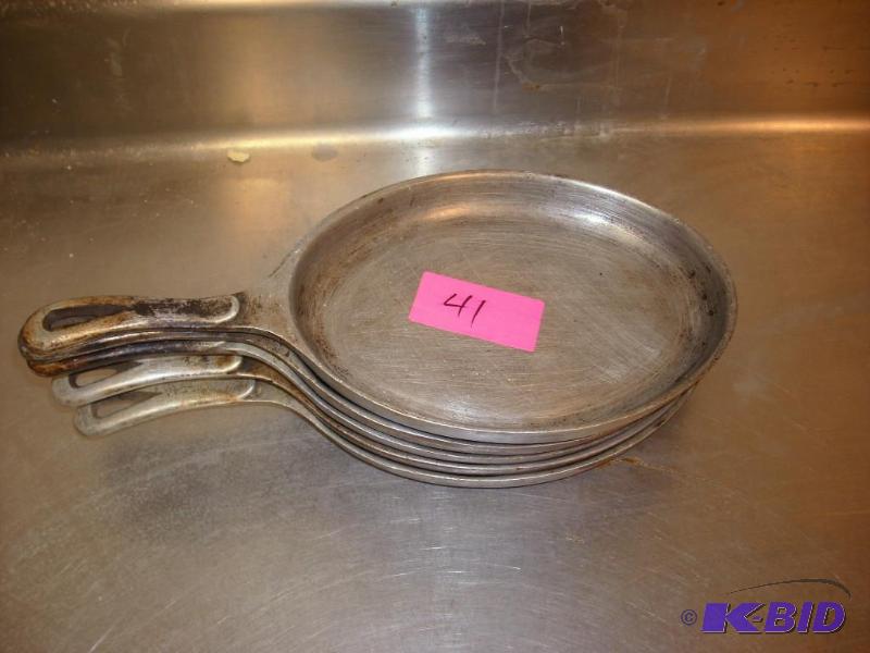 5 aluminum pans...