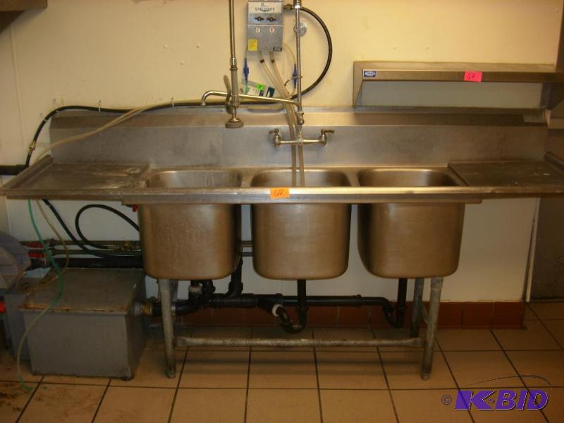 stainless steel sink with sprayer a...