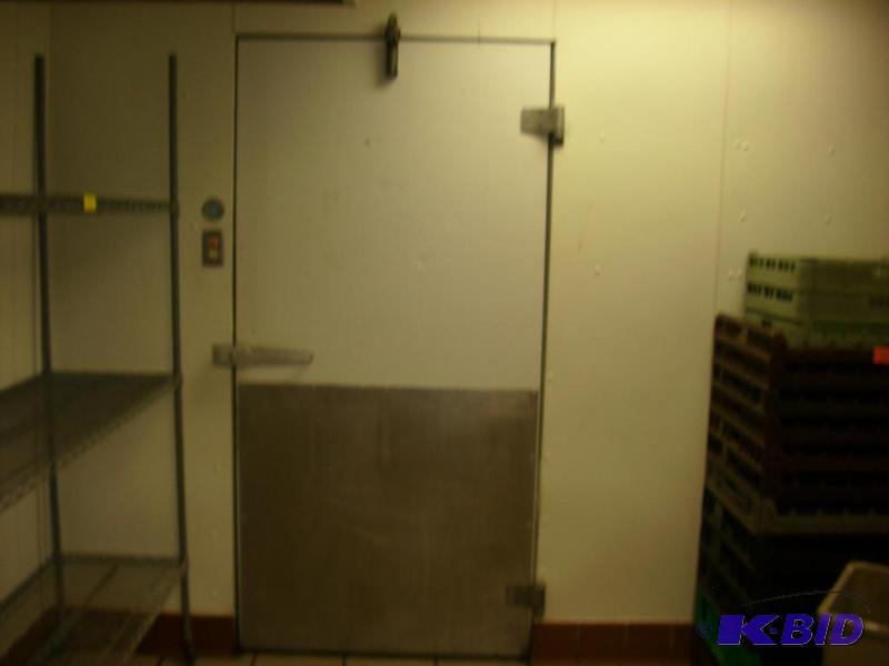 Large walk-in cooler, 124 x 64 x 86...