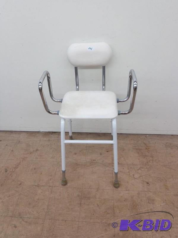 lot 101 image: Adjustable Height Medical Chair wM...